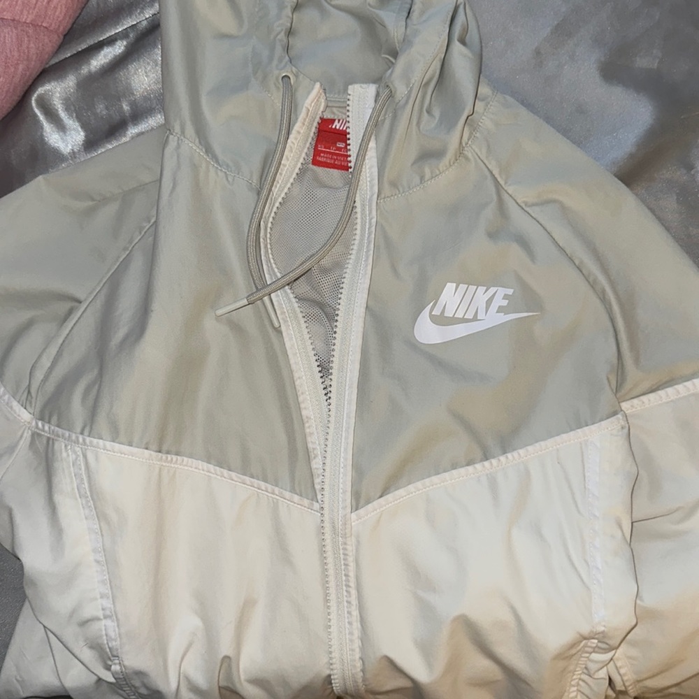 Womens Nike Windbreaker
